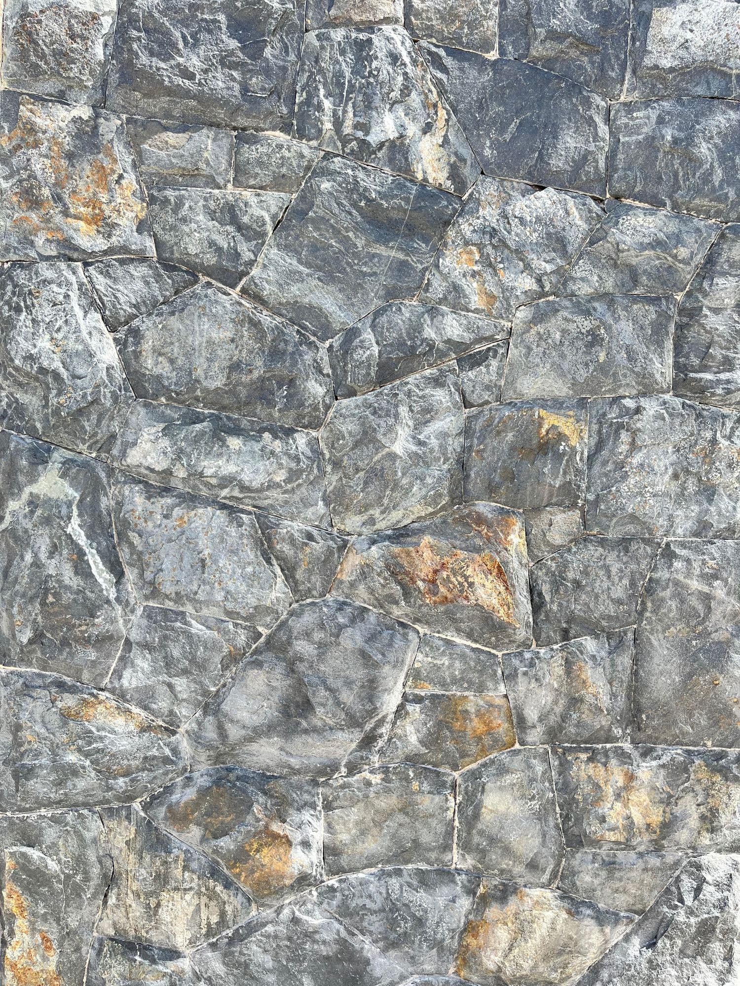 Muro de pirca de piedra procesada por Piedras Colón